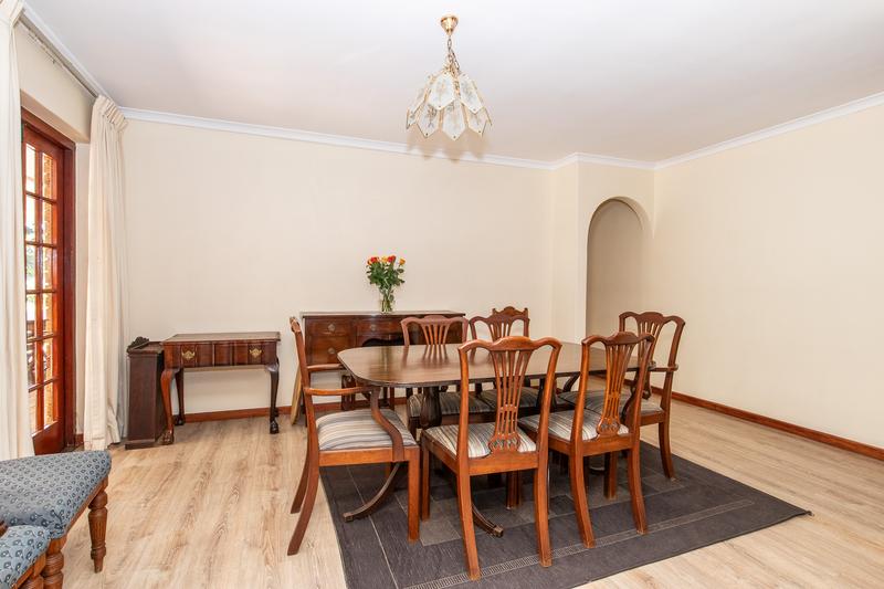 5 Bedroom Property for Sale in Constantia Western Cape